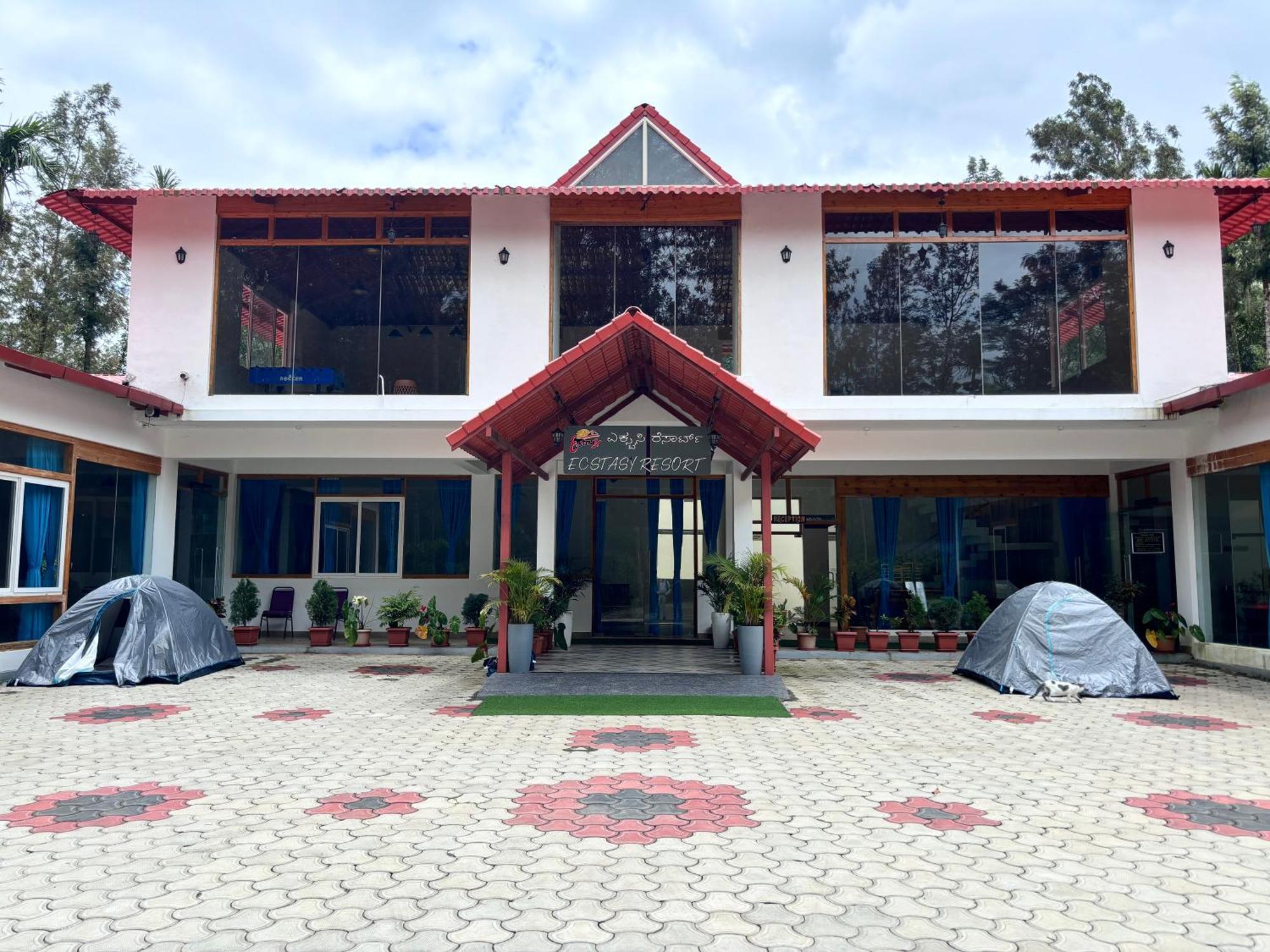 Ecstasy Tent Stay With Swimming Pool & Common Washroom Chikmagalur Exterior photo