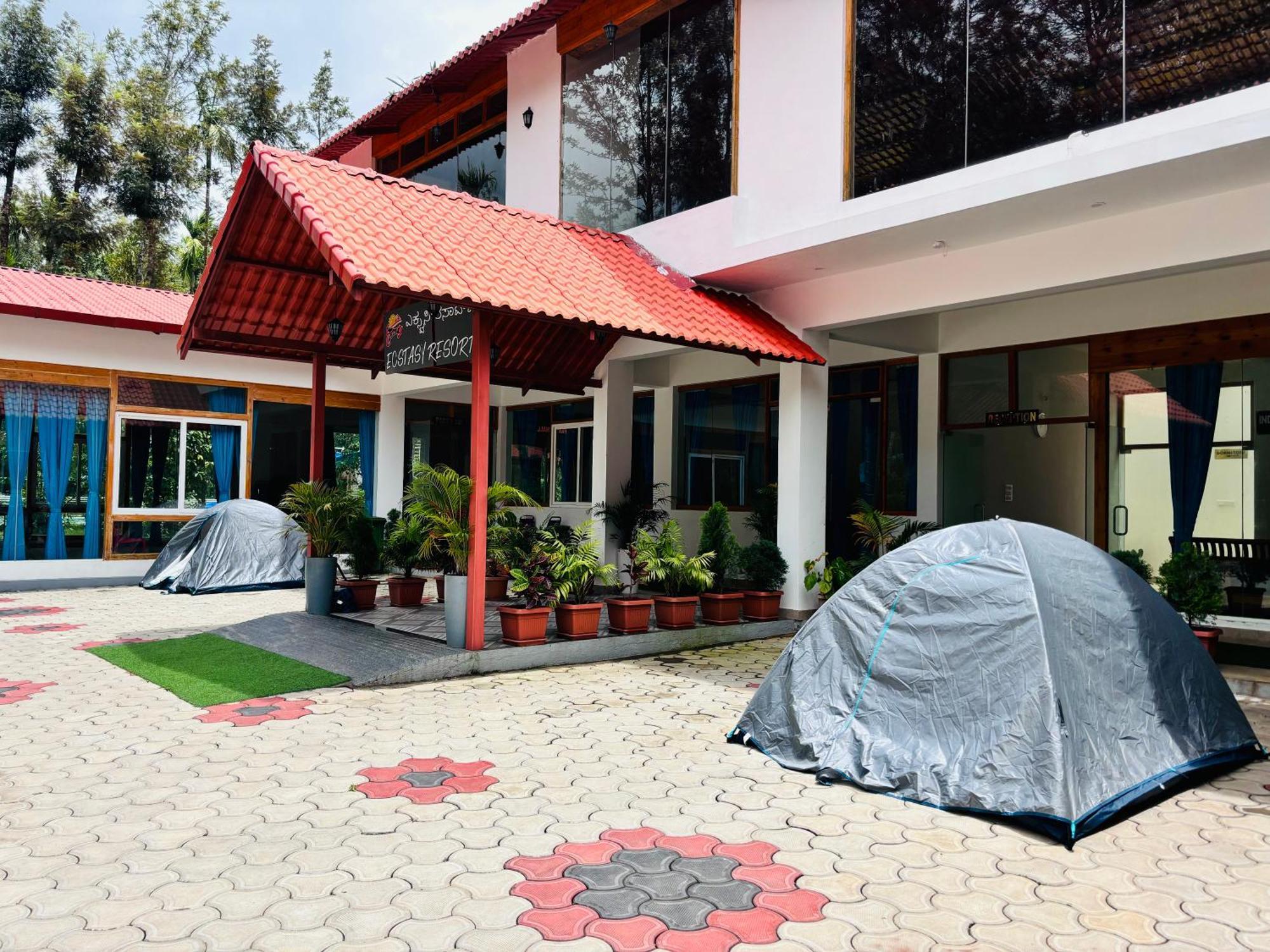 Ecstasy Tent Stay With Swimming Pool & Common Washroom Chikmagalur Exterior photo