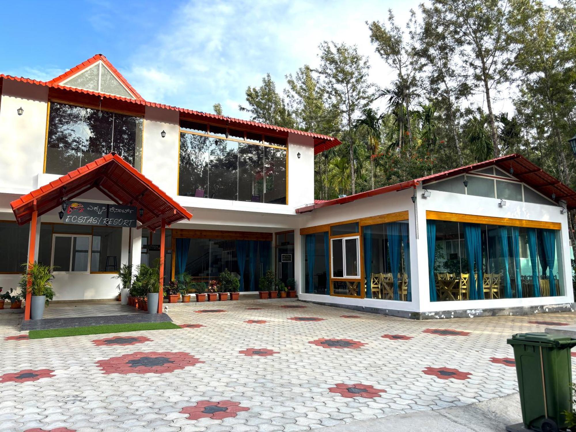 Ecstasy Tent Stay With Swimming Pool & Common Washroom Chikmagalur Exterior photo